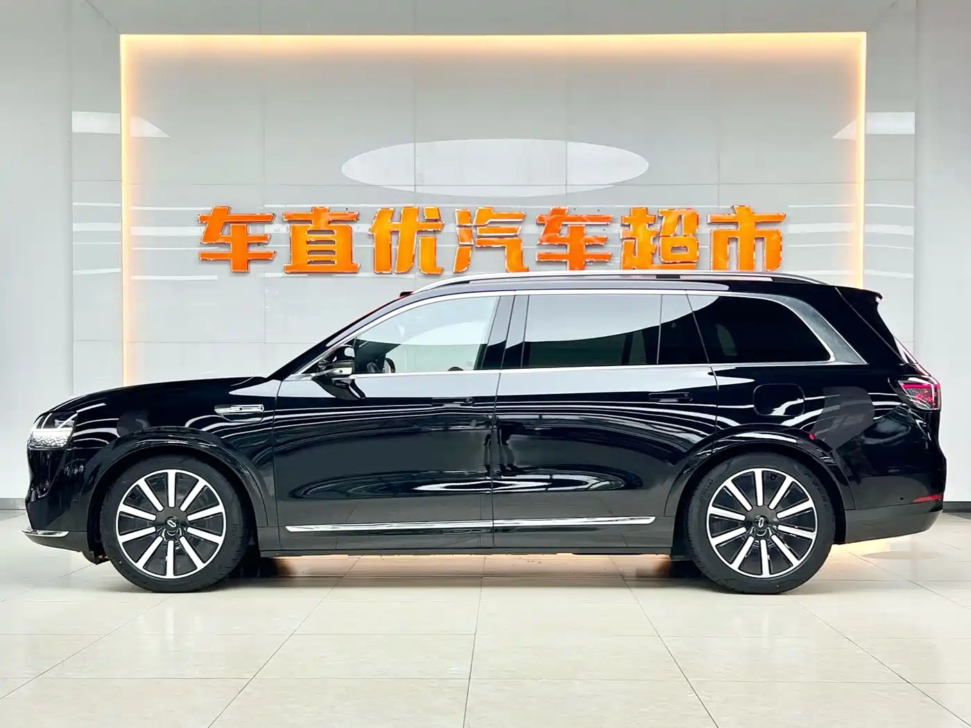 AITO Wenjie AITO M9 2024 Model Extended Range Ultra Edition 52kWh 5-Seater фото 4