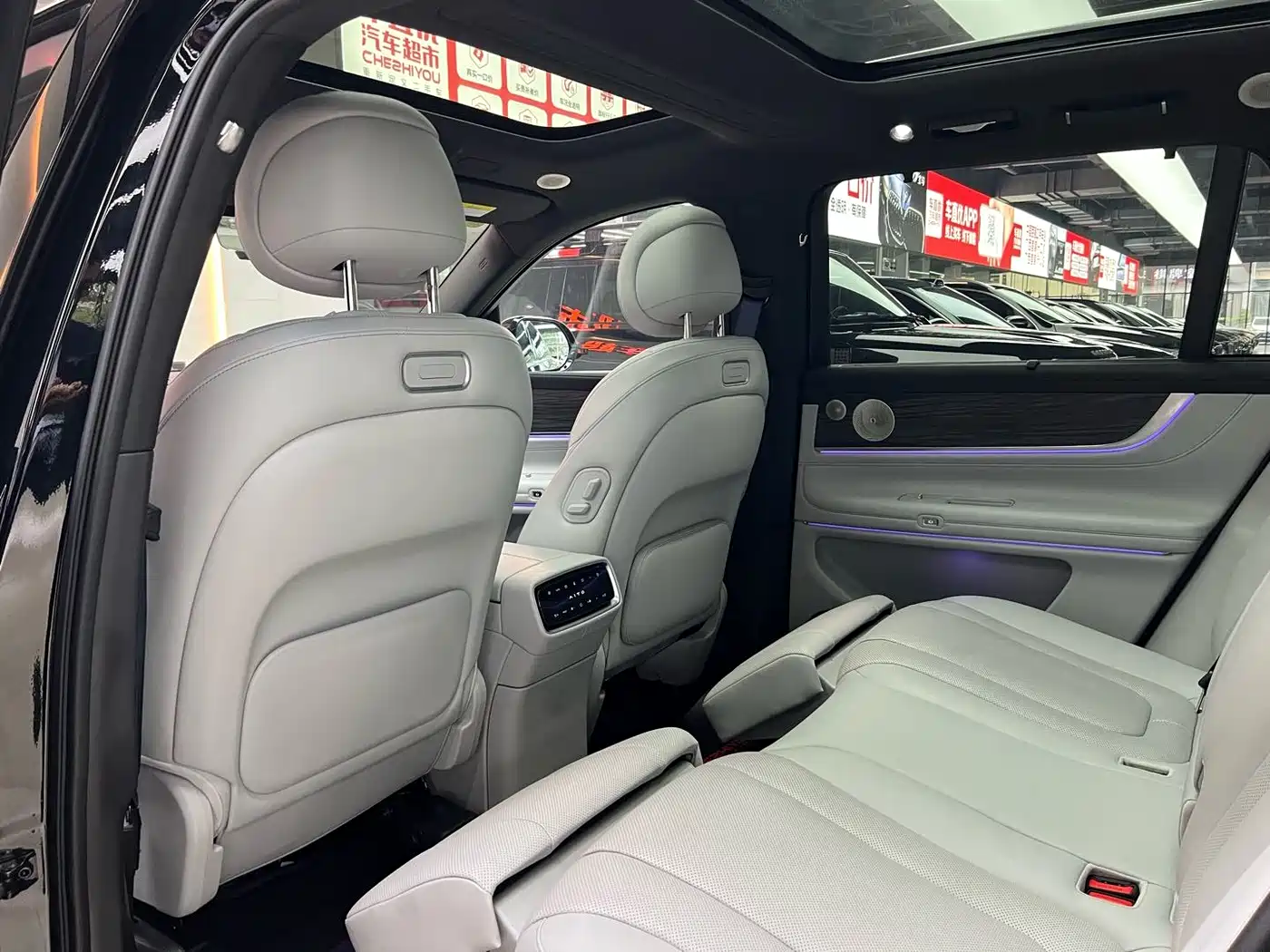 AITO Wenjie AITO M9 2024 Model Extended Range Ultra Edition 52kWh 5-Seater фото 11