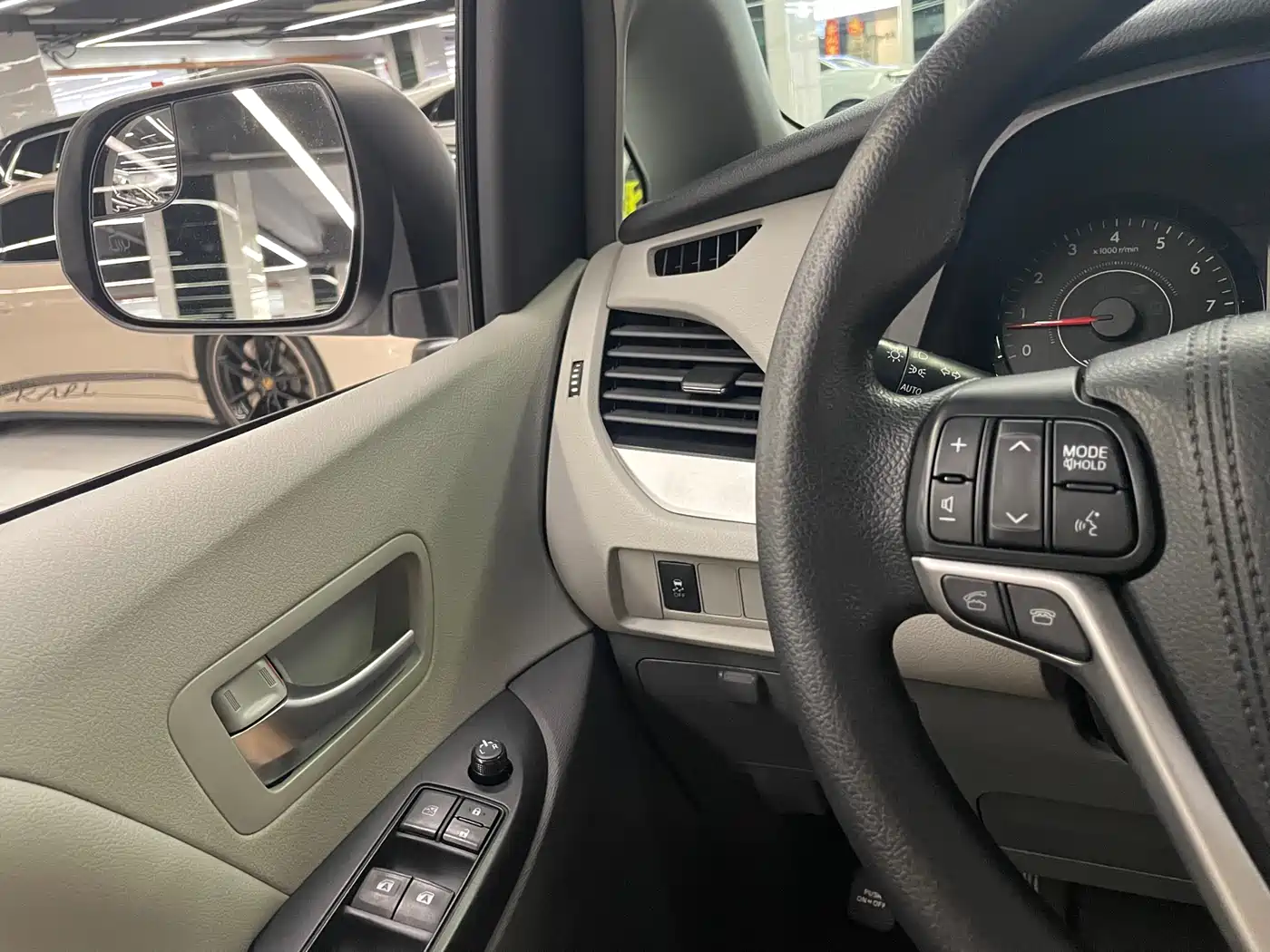 Toyota Sienna 2016 2015 3.5L 2WD LE
