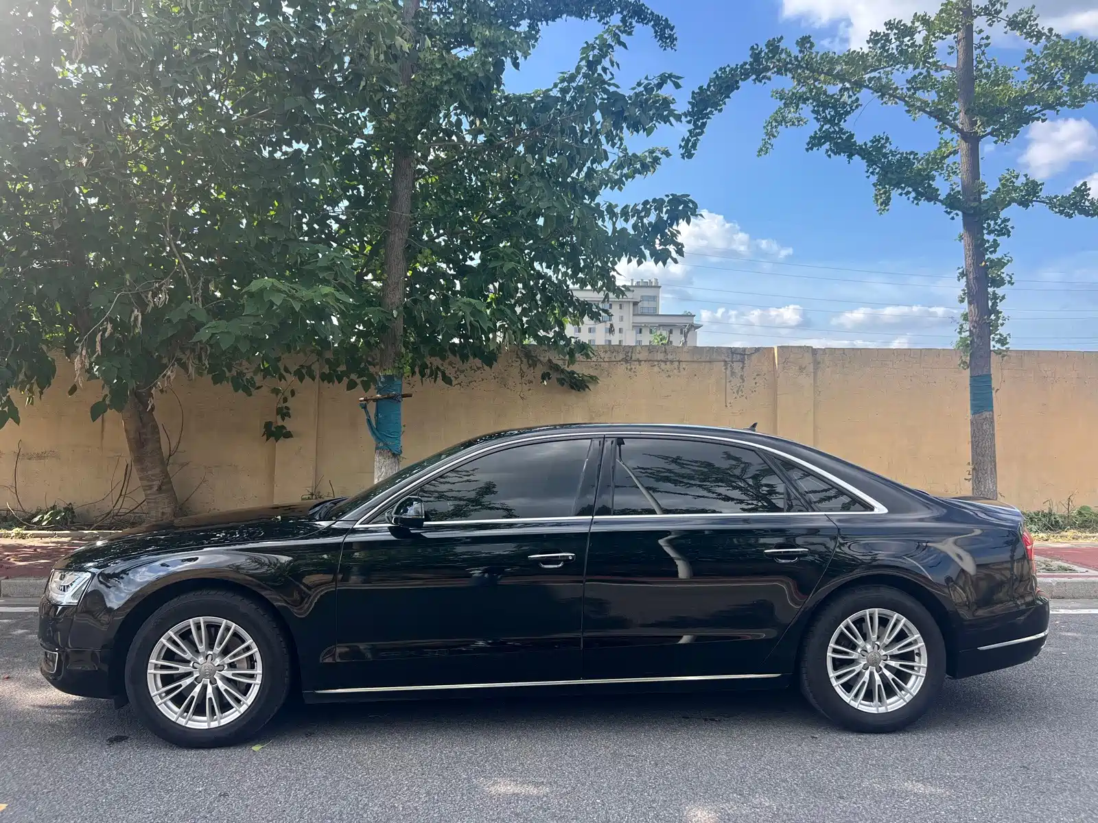 Фото 7 - Audi A8