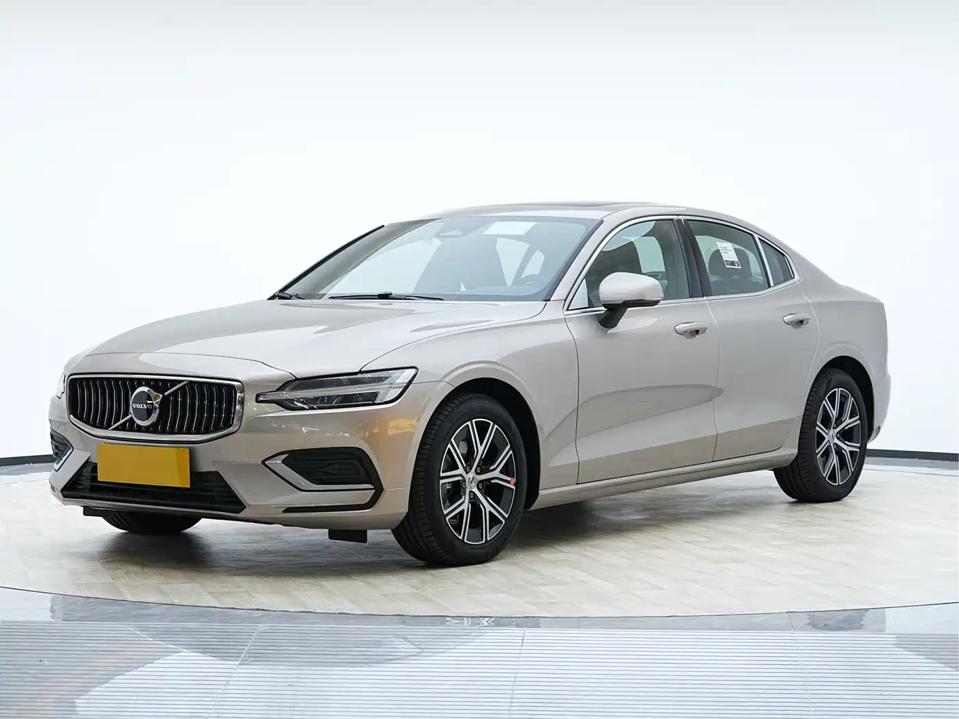 VOLVO S60 2026
