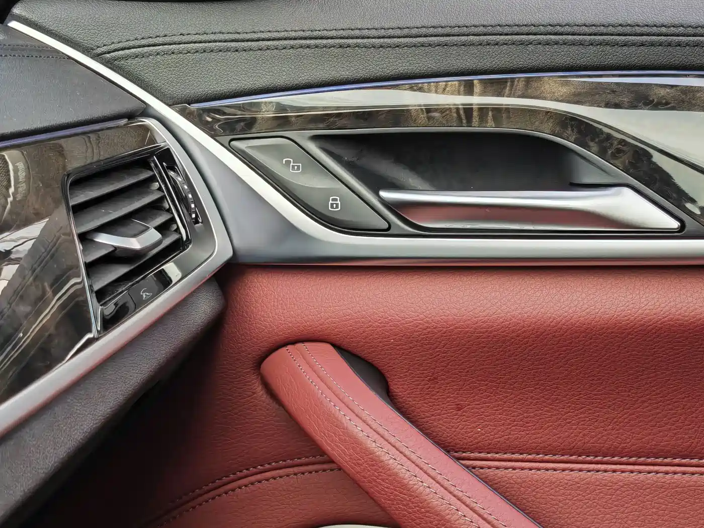 BMW 5 Series 2018 Facelift 530Li Exclusive M Sport Package фото 19