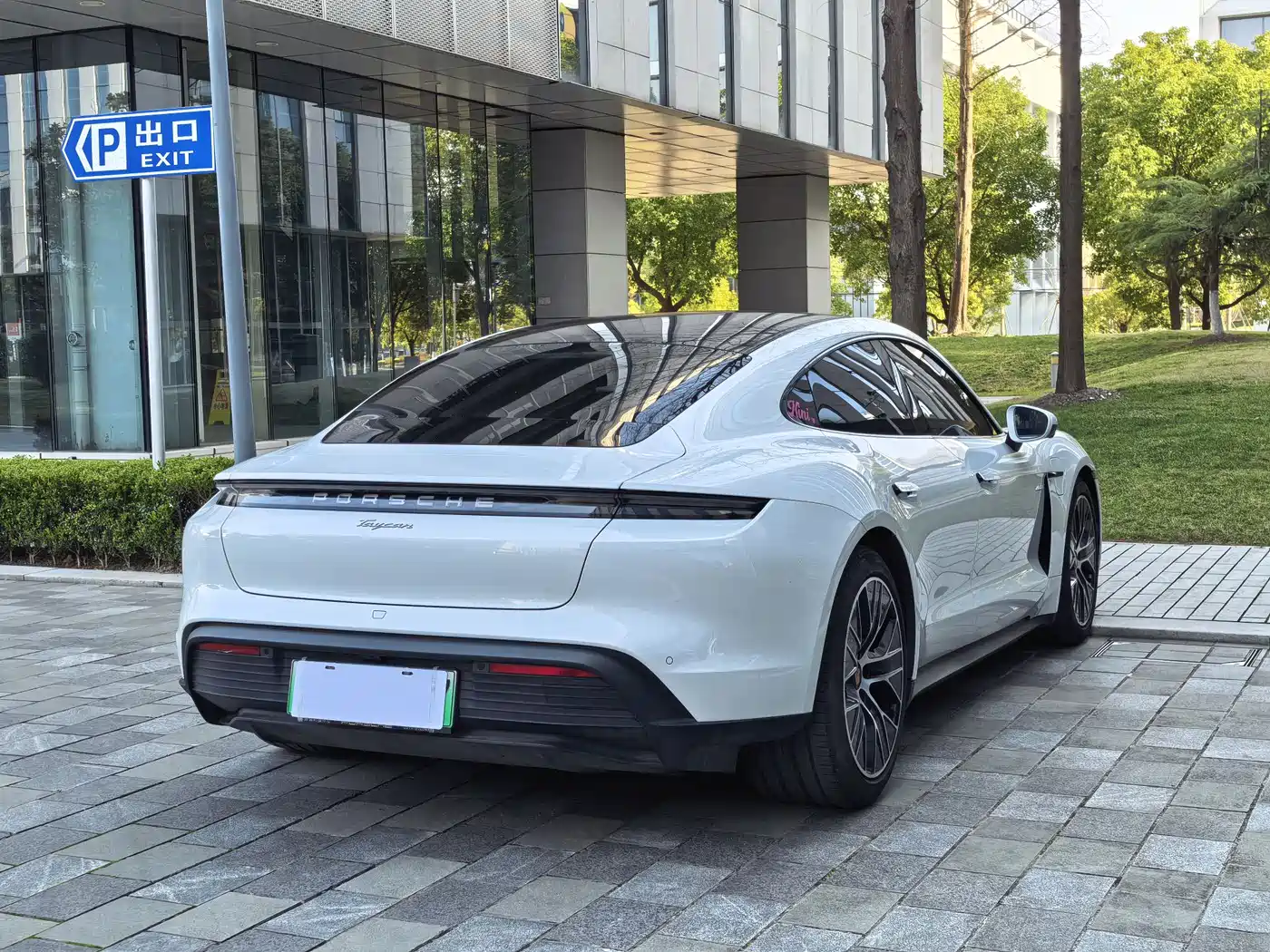 Porsche Taycan 2022 Facelift Taycan фото 50