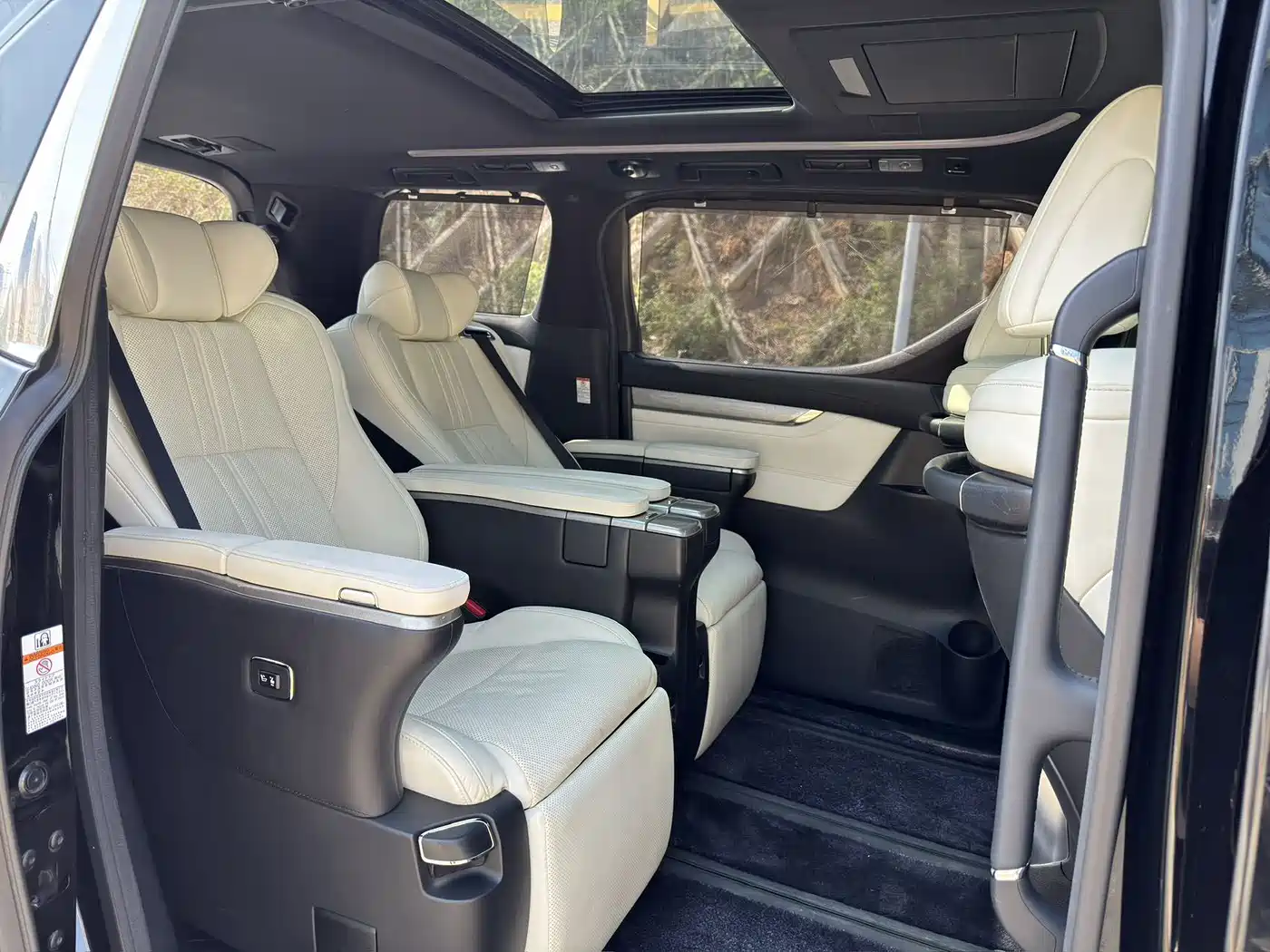 Toyota Alphard 2018 Facelift 3.5L Premium Edition фото 4