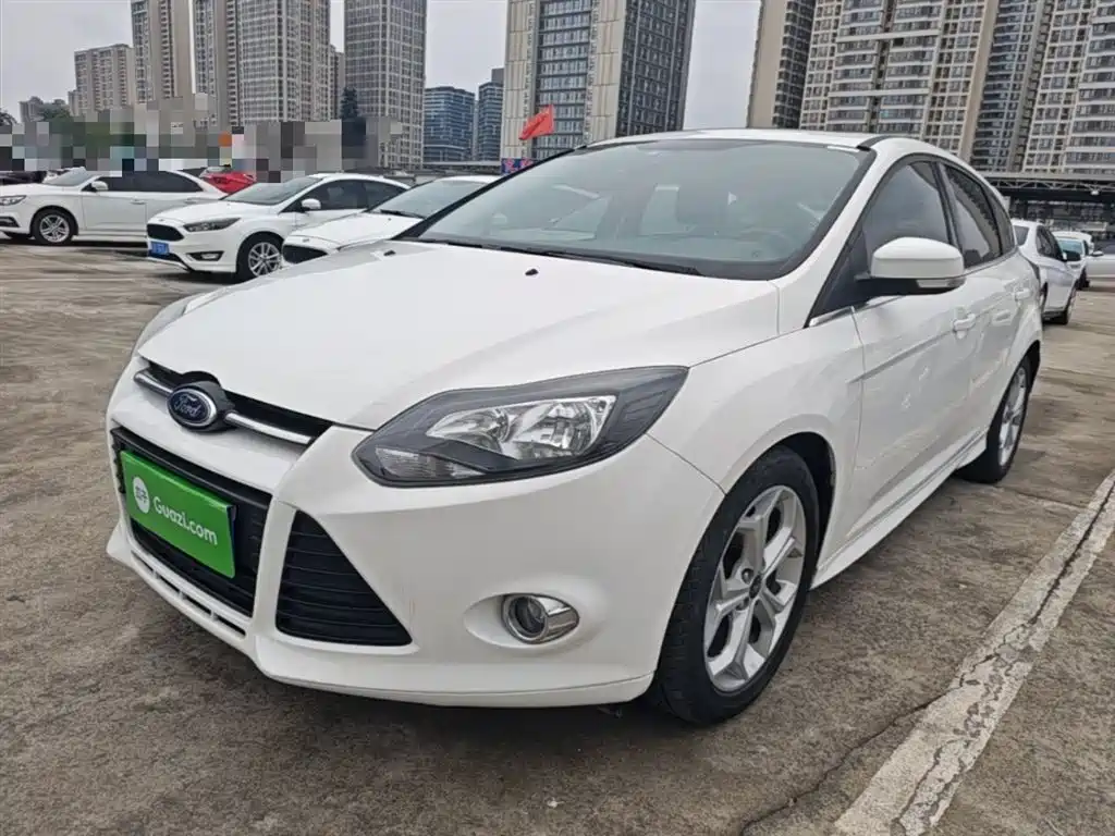 Фото 2 - Ford Focus