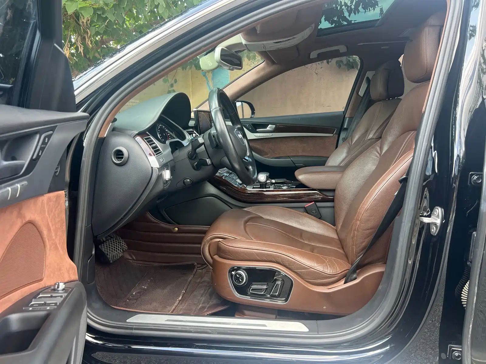 Фото 9 - Audi A8