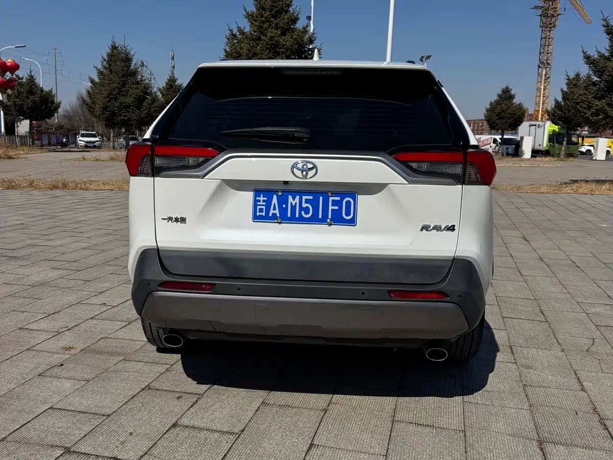 Toyota RAV4 Rongfang 2020 2.0L CVT 2WD Prestige Edition фото 8