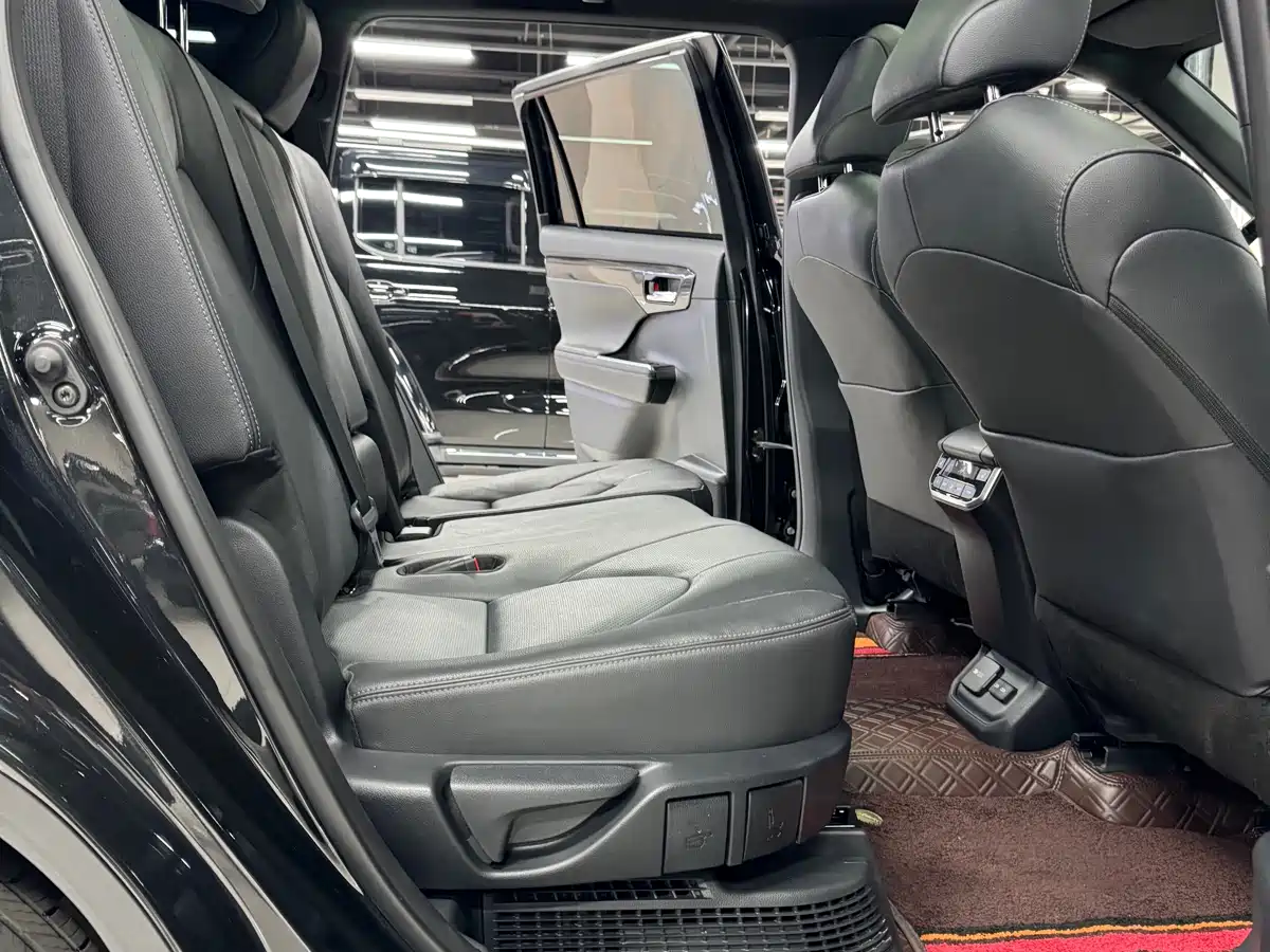 Toyota Crown Kluger 2021 2.5L HEV AWD Flagship Edition фото 21