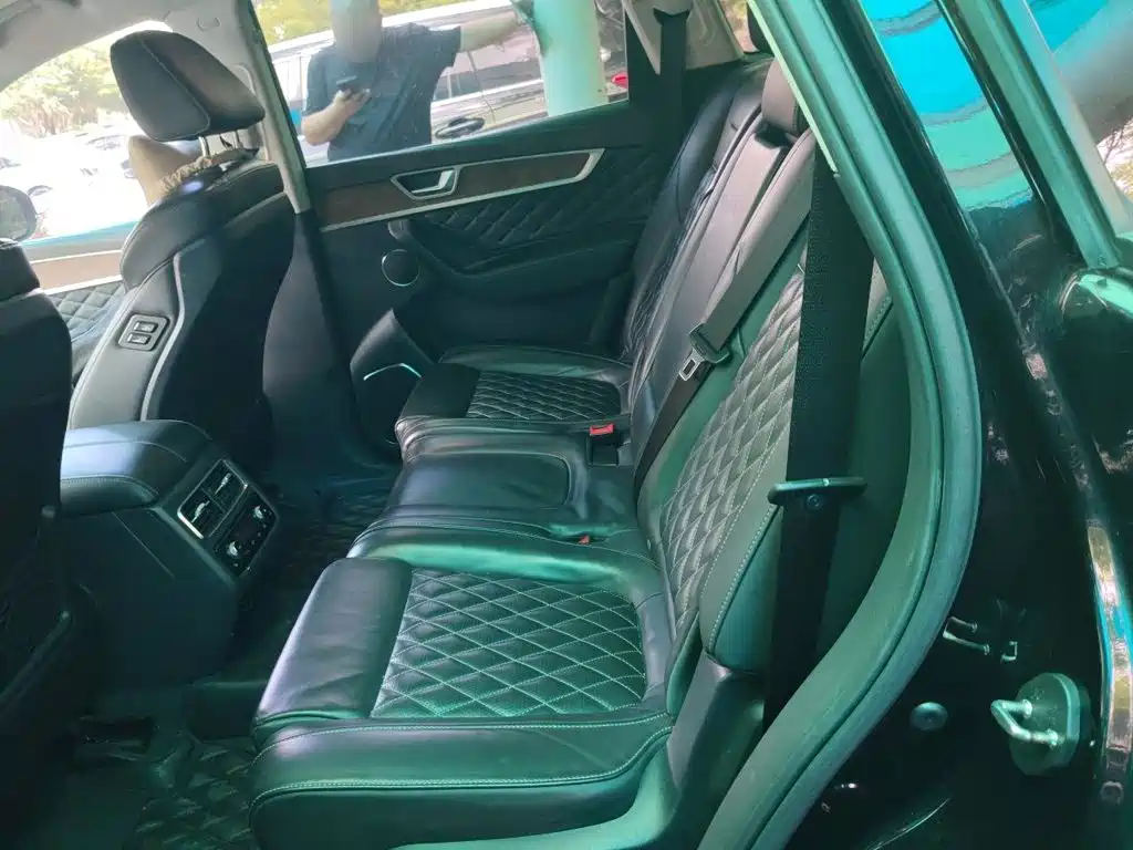 Hongqi HS7 2020 2019 3.0T Automatic 4WD Smart Connection Flag Smooth Edition
