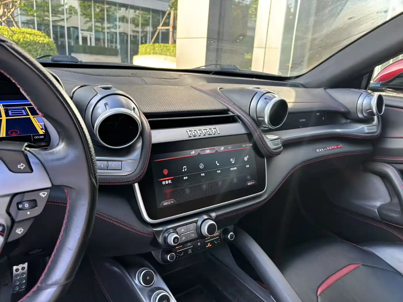 Ferrari GTC4Lusso 2017 2016 6.3L V12