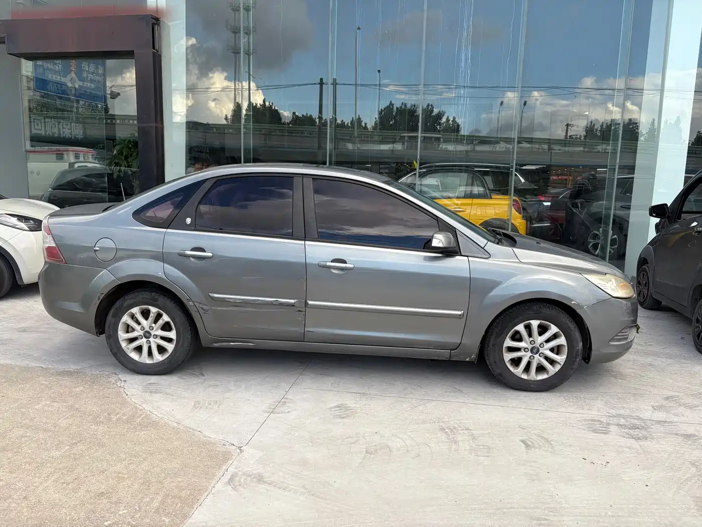 Ford Focus 2011 2011 Sedan 1.8L Automatic Luxury