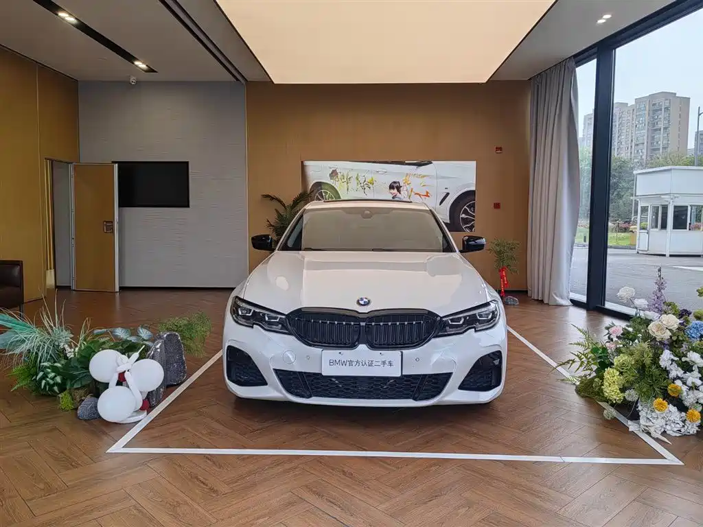 BMW 3 Series 2022 325Li M Sport Shadow Edition фото 2