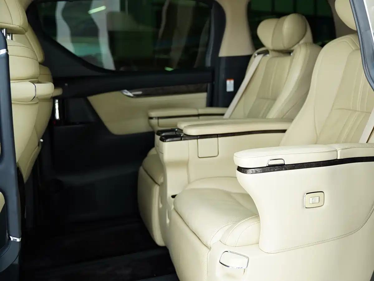 Toyota Vellfire 2019 Hybrid 2.5L HV Premium Edition фото 12
