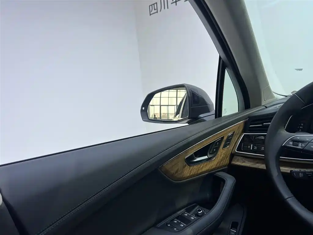Photo 13 - Audi Q7