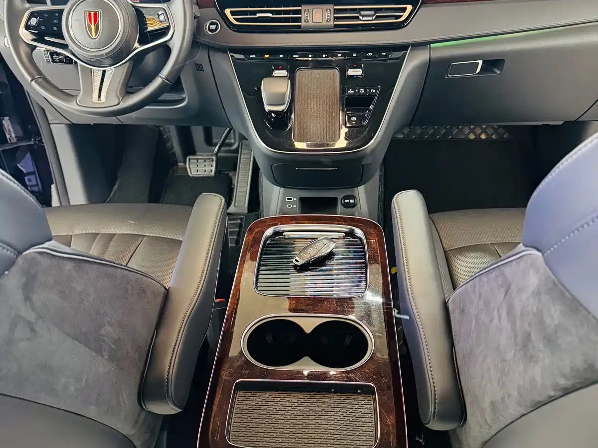 Hongqi HQ9 2024 2024 Model 2.0T Luxury Edition