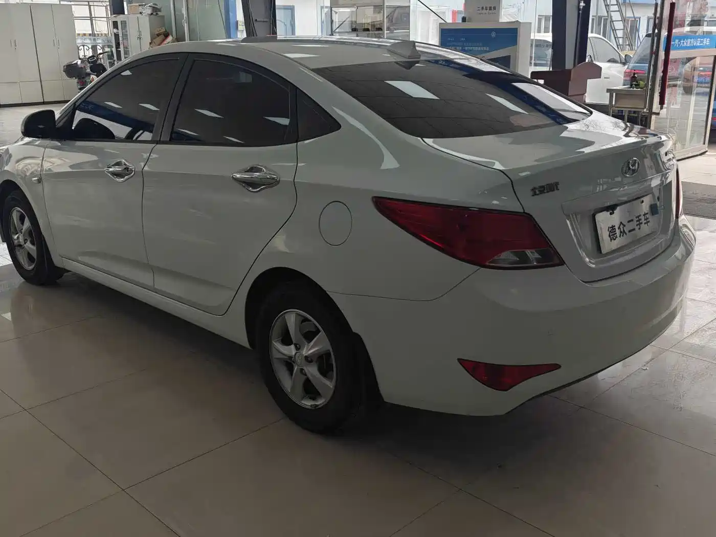 Hyundai Verna 2014 1.4L Manual Smart GLS фото 8