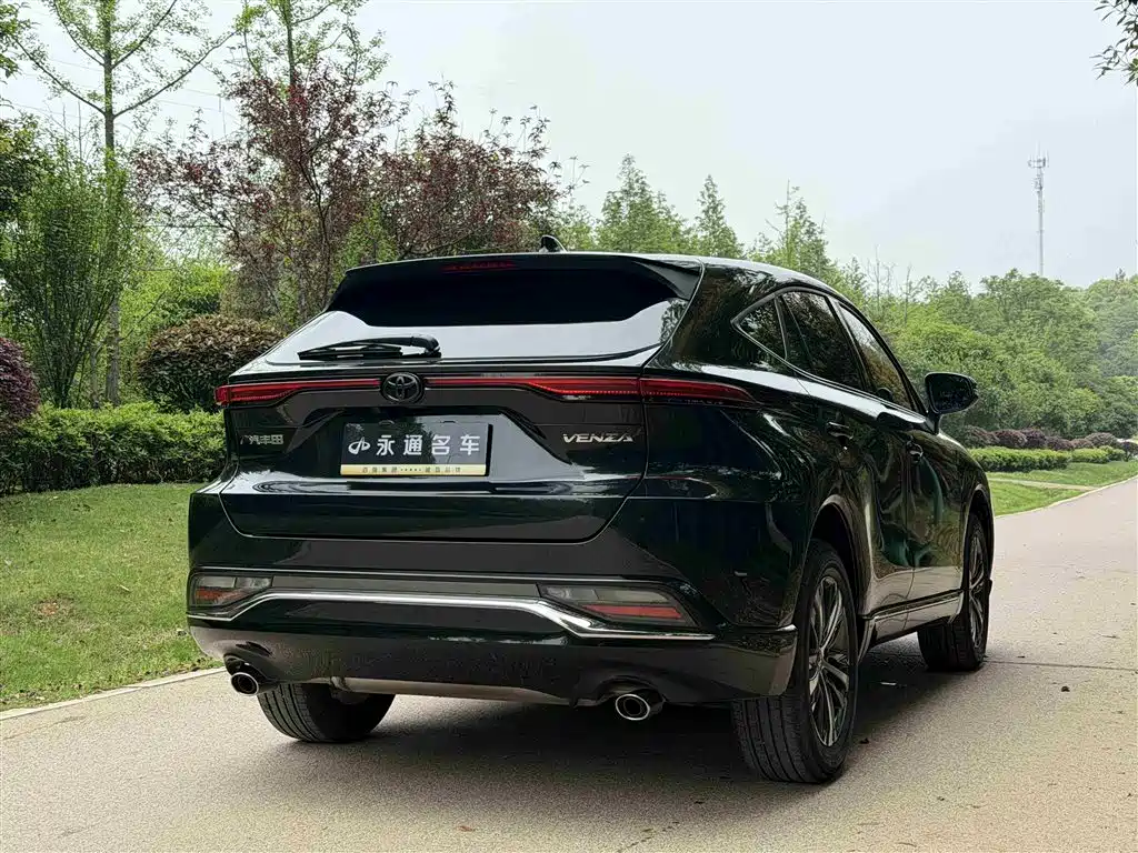 Toyota Venza 2023 2.0L CVT FWD Luxury фото 15