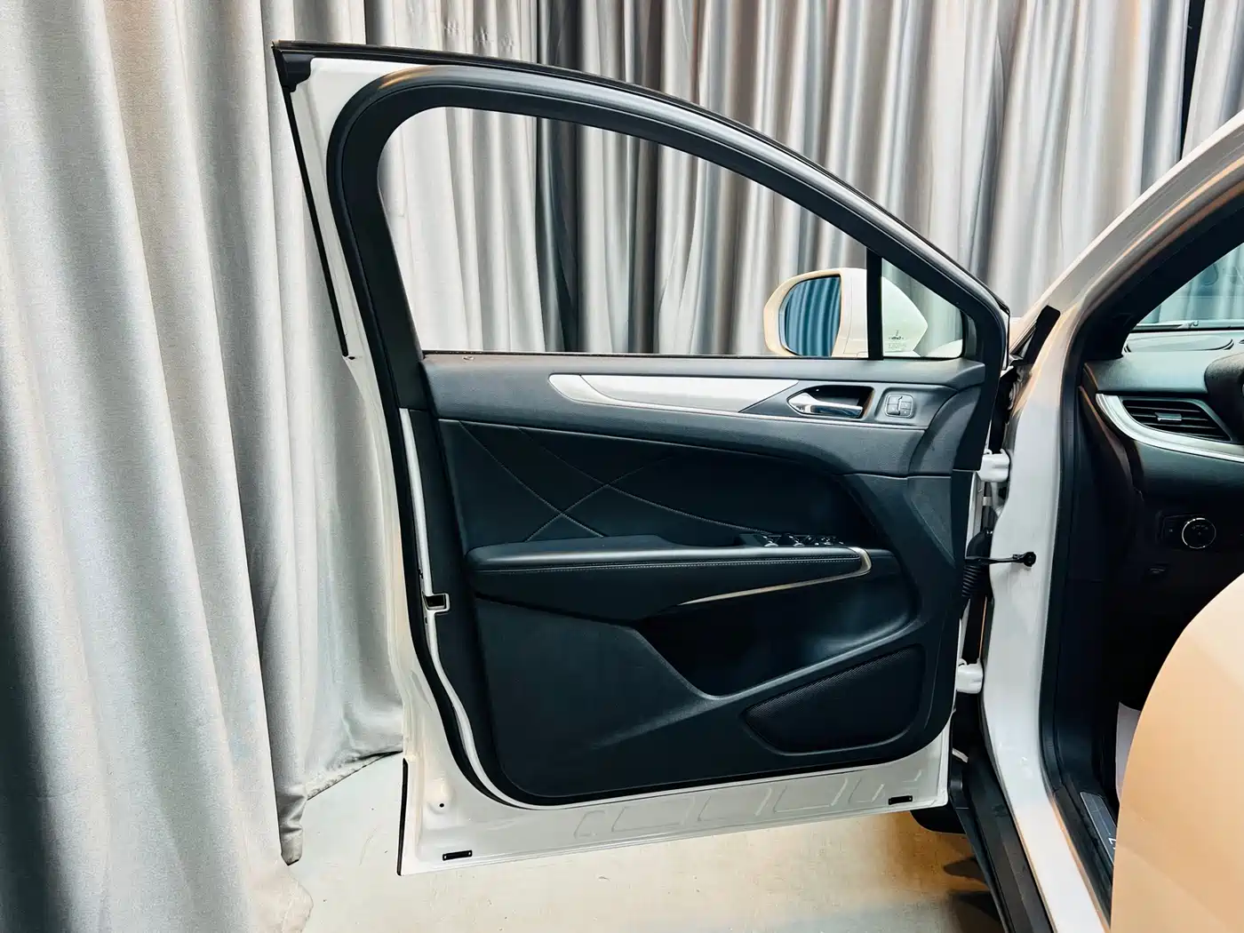 Lincoln MKC 2015 2014 2.0T 2WD Premium Edition
