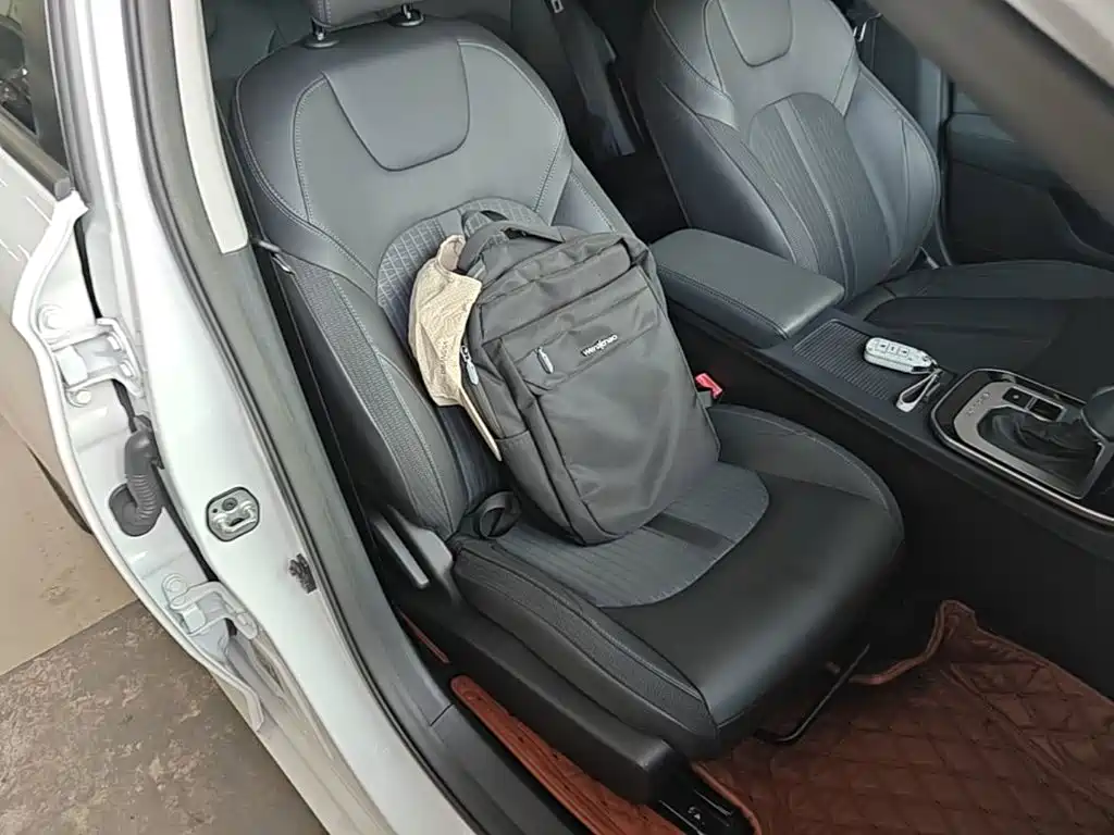 Dongfeng Aeolus Yixuan 2020 2020 230T Automatic Dazzle Edition