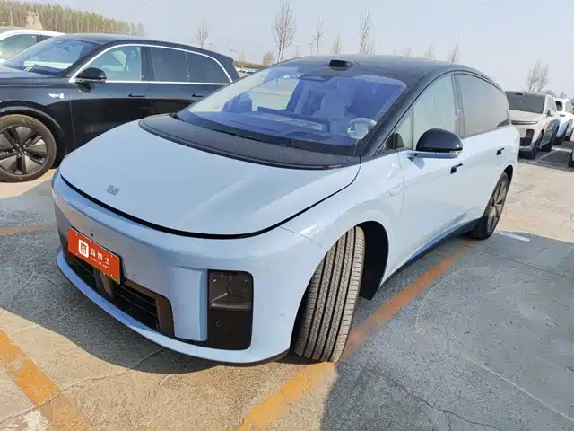 Li Auto Li i8 2025 Standard Edition