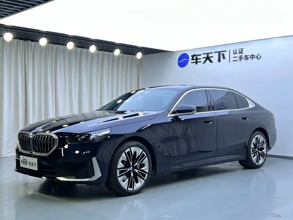 BMW 5-SERIES 2025