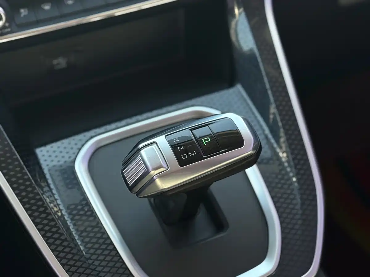 Haval M6 2021 PLUS 1.5T DCT Elite Smart Connect фото 31