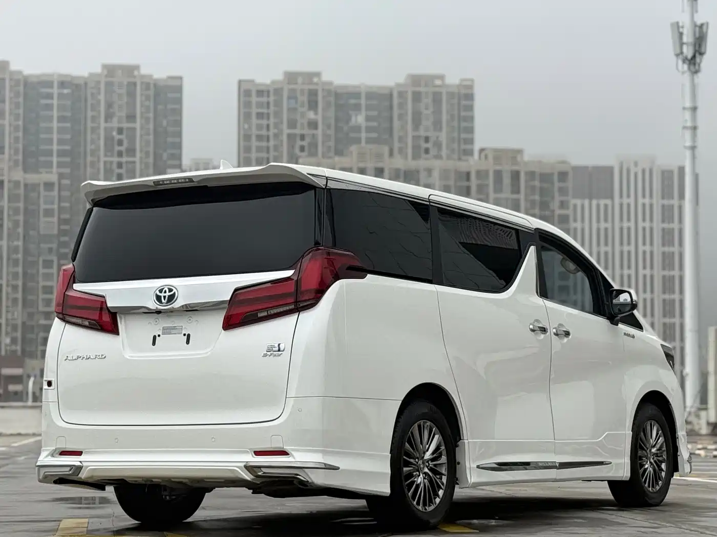 Toyota Alphard 2021 Hybrid 2.5L Premium фото 12