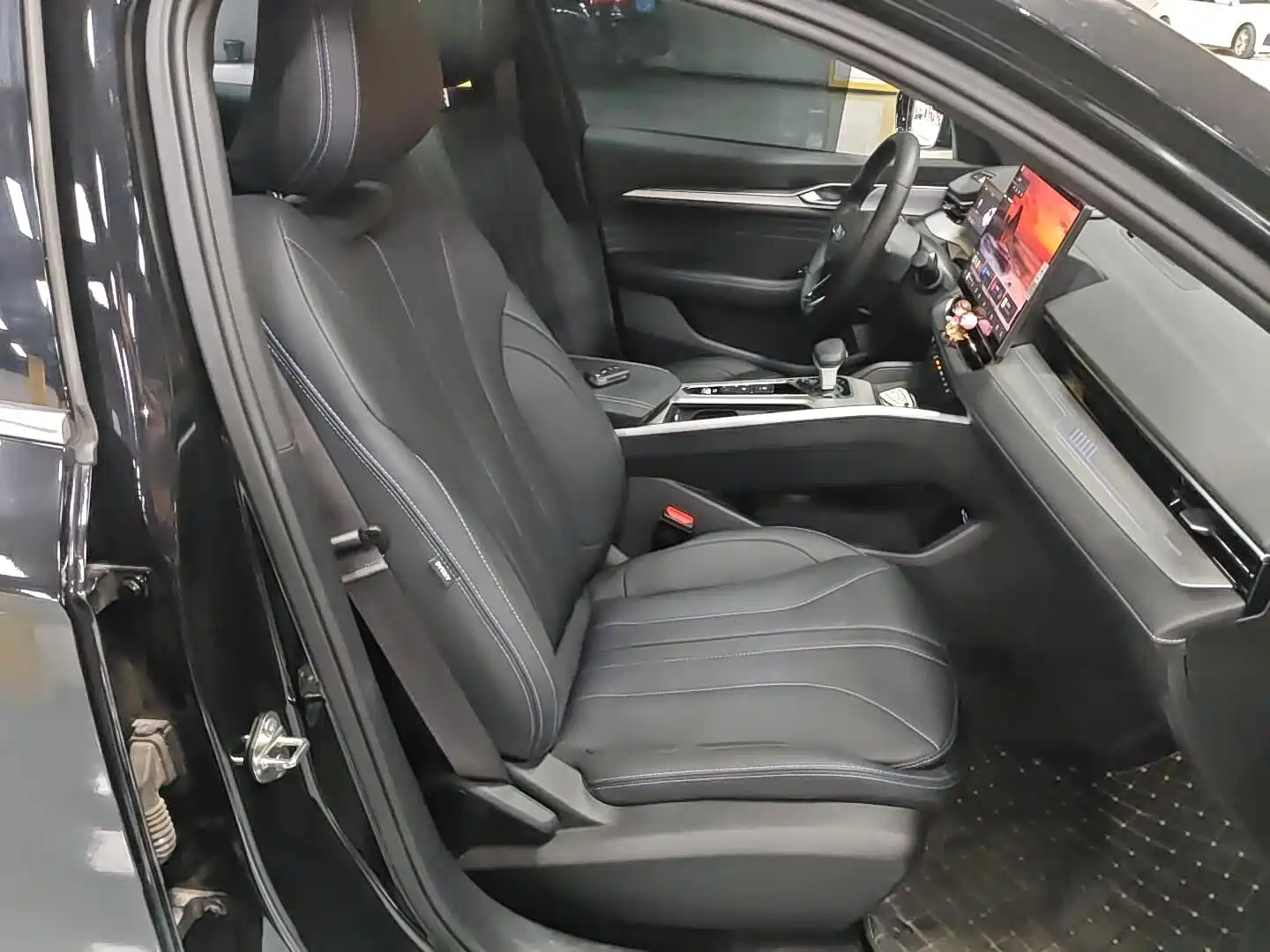 Фото 7 - Geely Preface