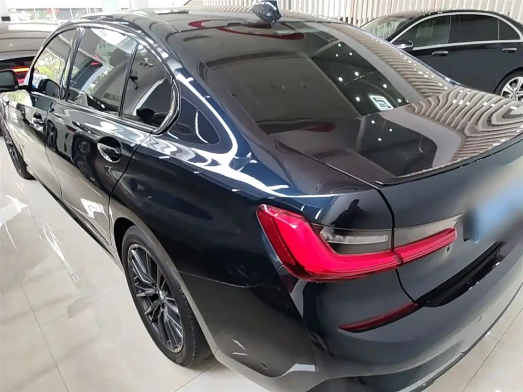 BMW 3-SERIES
