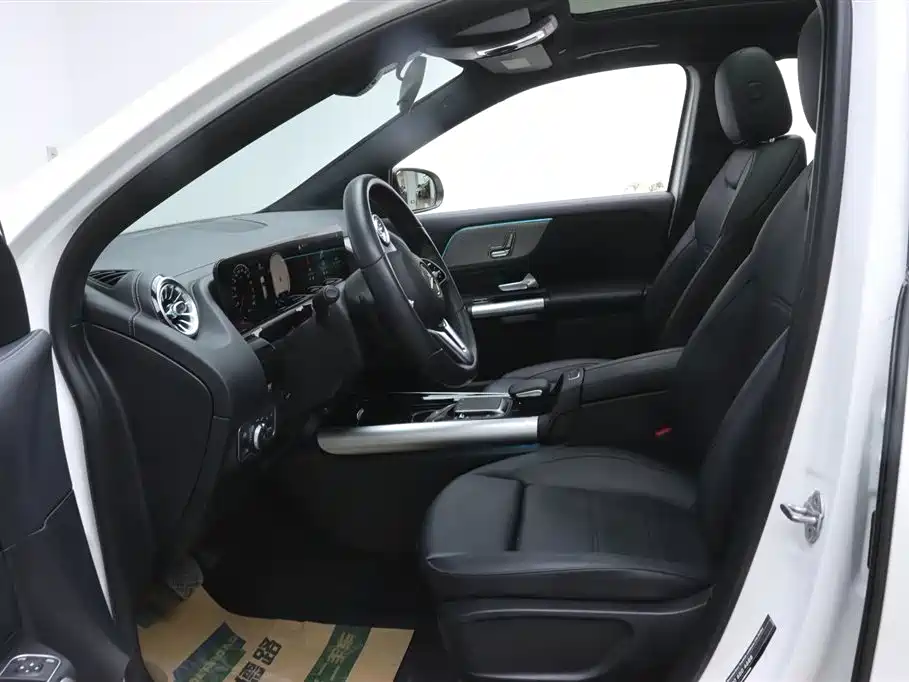 Mercedes-Benz GLA 2022 Facelift II GLA 200 фото 14