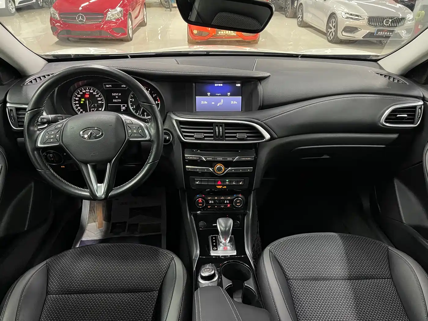 Infiniti QX30 2018 2017 Model 1.6T 2WD Sport
