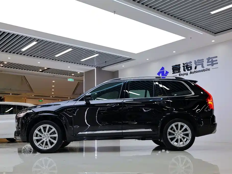 Фото 3 - Volvo XC90