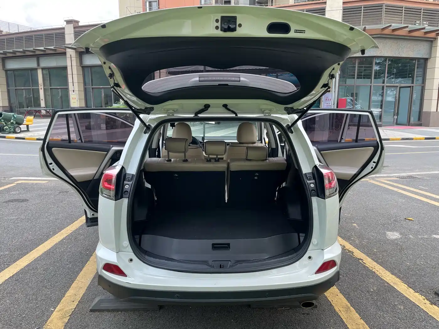 Toyota RAV4 Rongfang 2016 2.0L CVT 2WD Urban (China V) фото 17