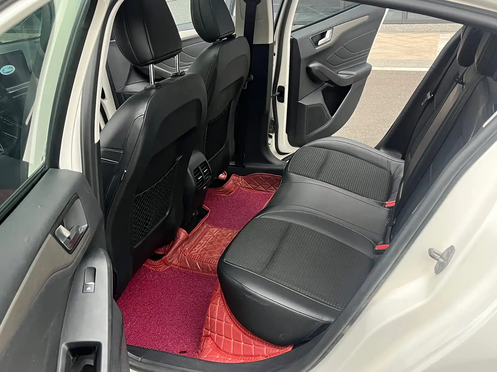 Фото 9 - Ford Focus