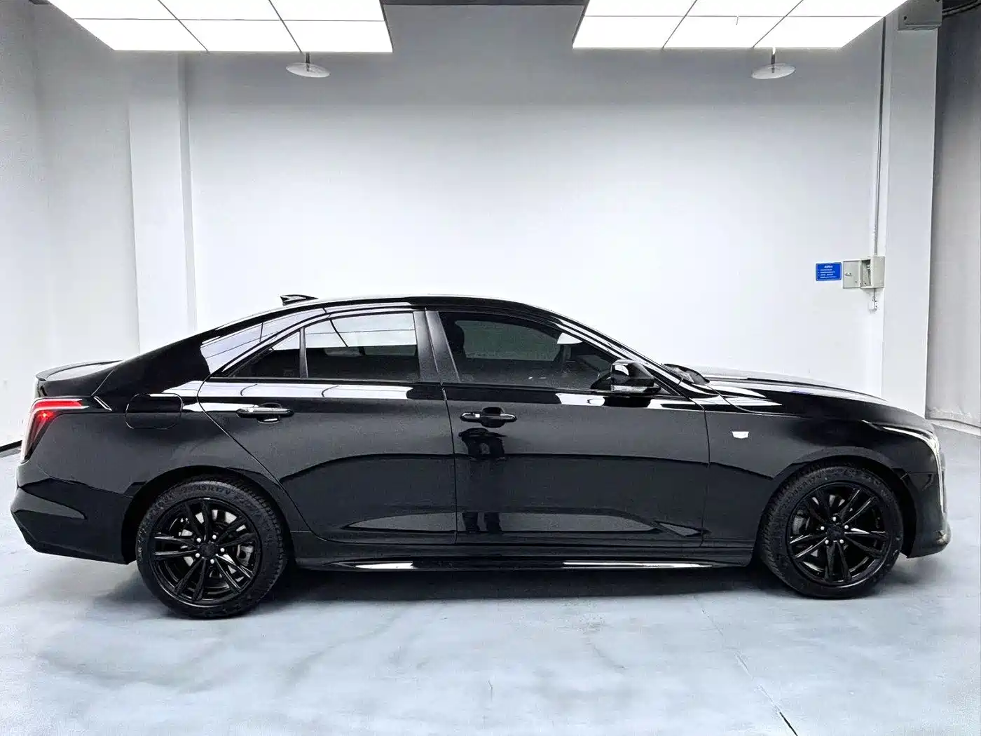 CADILLAC CT4