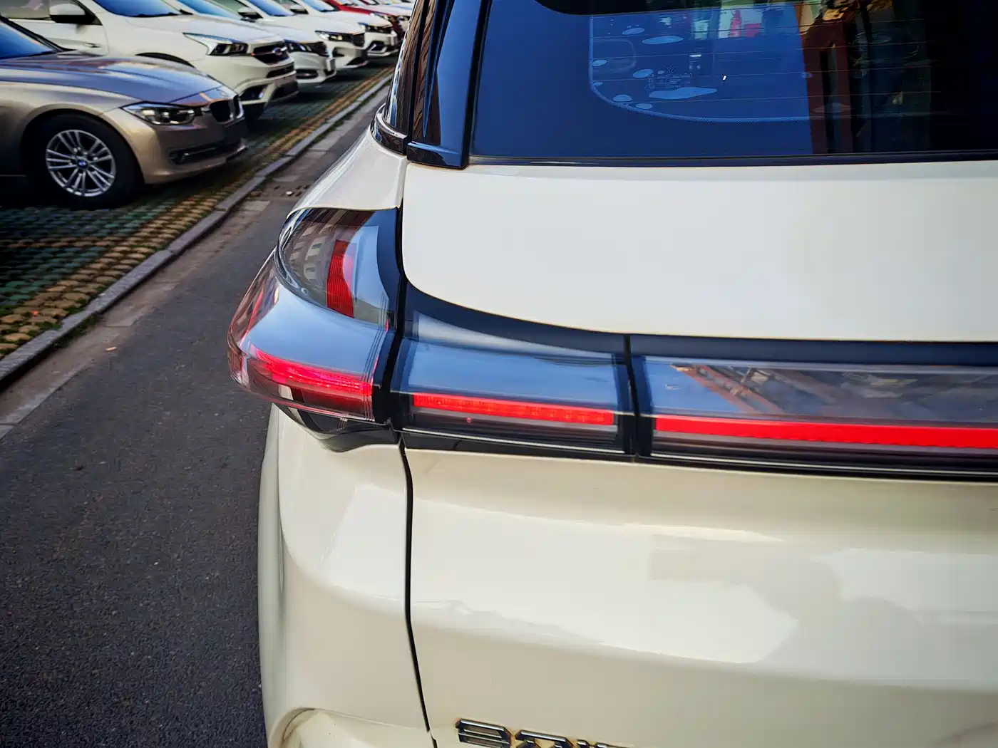 NEZHA AUTOMOBILE NEZHA U