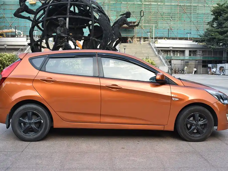Hyundai Reina 2014 Model 1.4L Automatic GLX фото 4