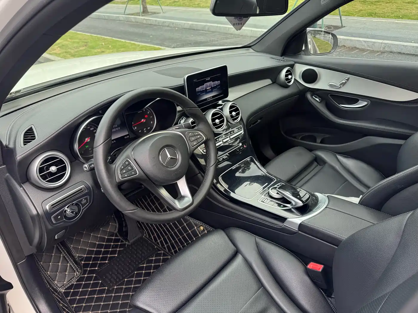 Mercedes-Benz GLC 2016 GLC 200 4MATIC фото 3