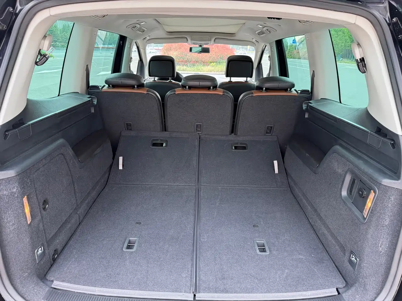 Volkswagen Sharan 2013 2.0TSI Comfort фото 11