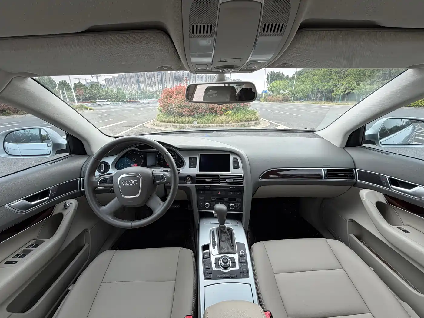 Audi A6L 2010 2.0 TFSI Automatic Standard фото 11