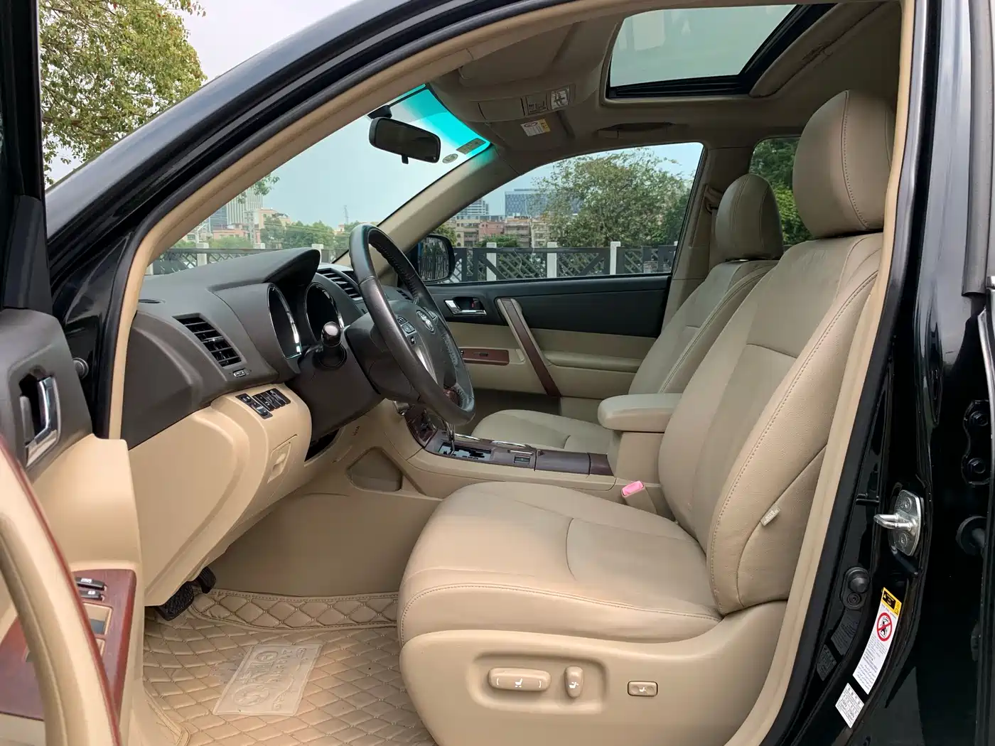 Toyota Highlander 2012 2.7L 2WD 7-Seater Luxury Edition фото 14