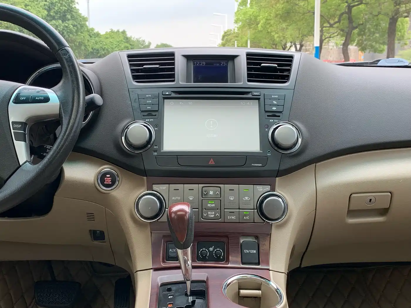 Toyota Highlander 2012 2.7L 2WD 7-Seater Luxury Edition фото 19