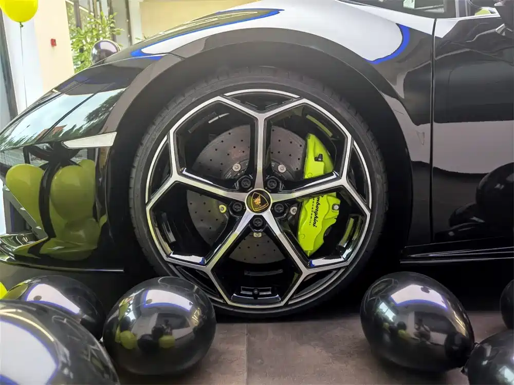 LAMBORGHINI HURACÁN