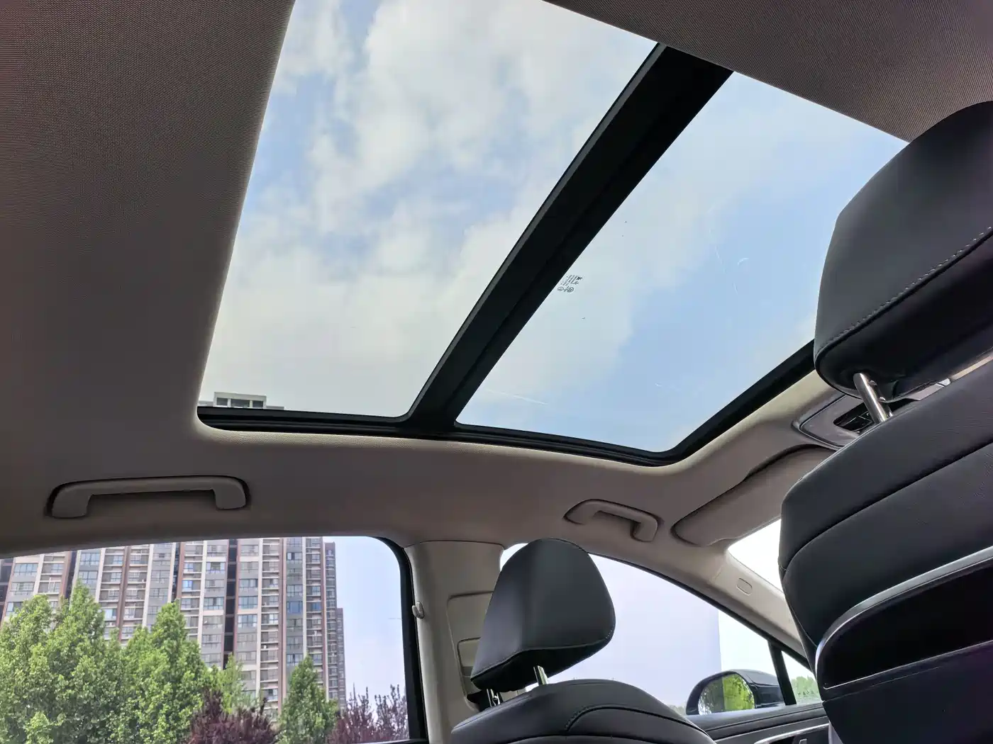 Hongqi H5 2024 1.5T DCT Smart Connect Flag Rhythm Edition фото 27