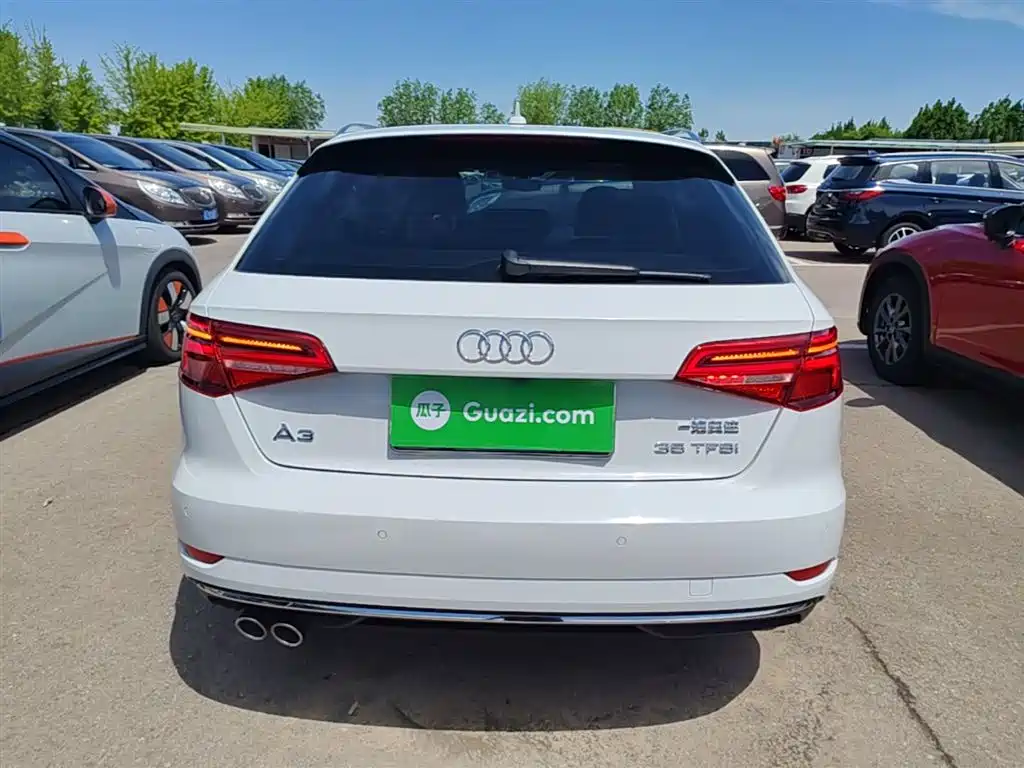 Audi A3 2018 30th Anniversary Sportback 35 TFSI Style фото 4