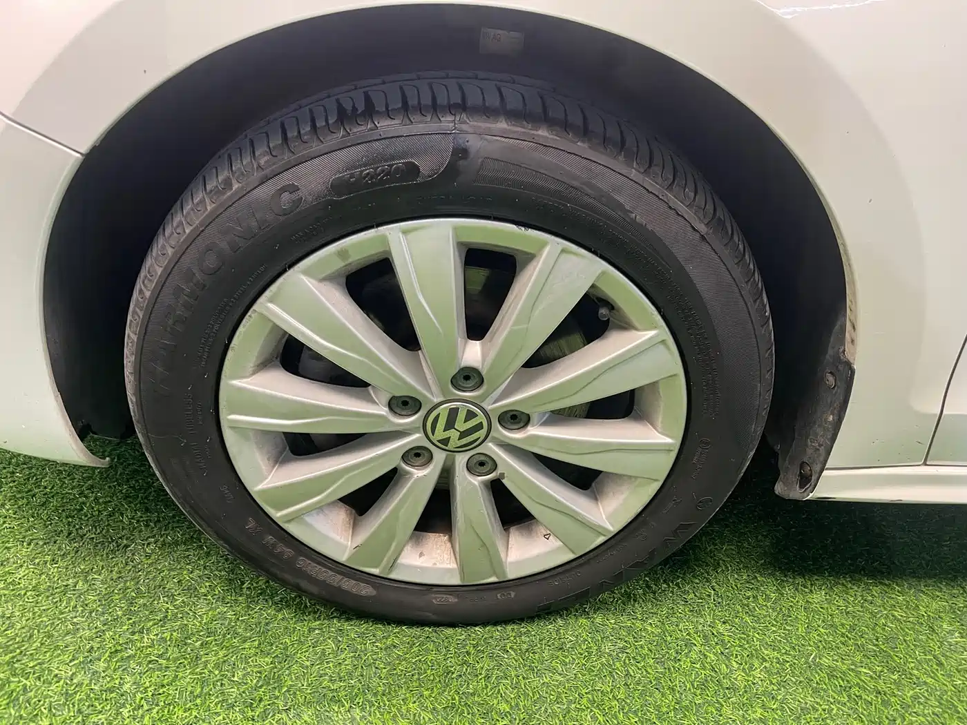 Volkswagen Sagitar 2014 1.4TSI Automatic Luxury фото 8