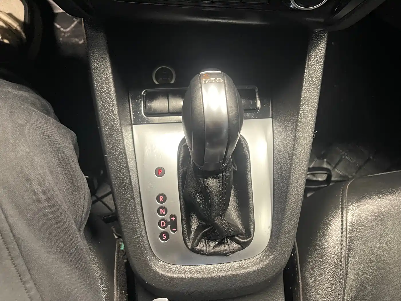 Volkswagen Sagitar 2014 1.4TSI Automatic Luxury фото 26