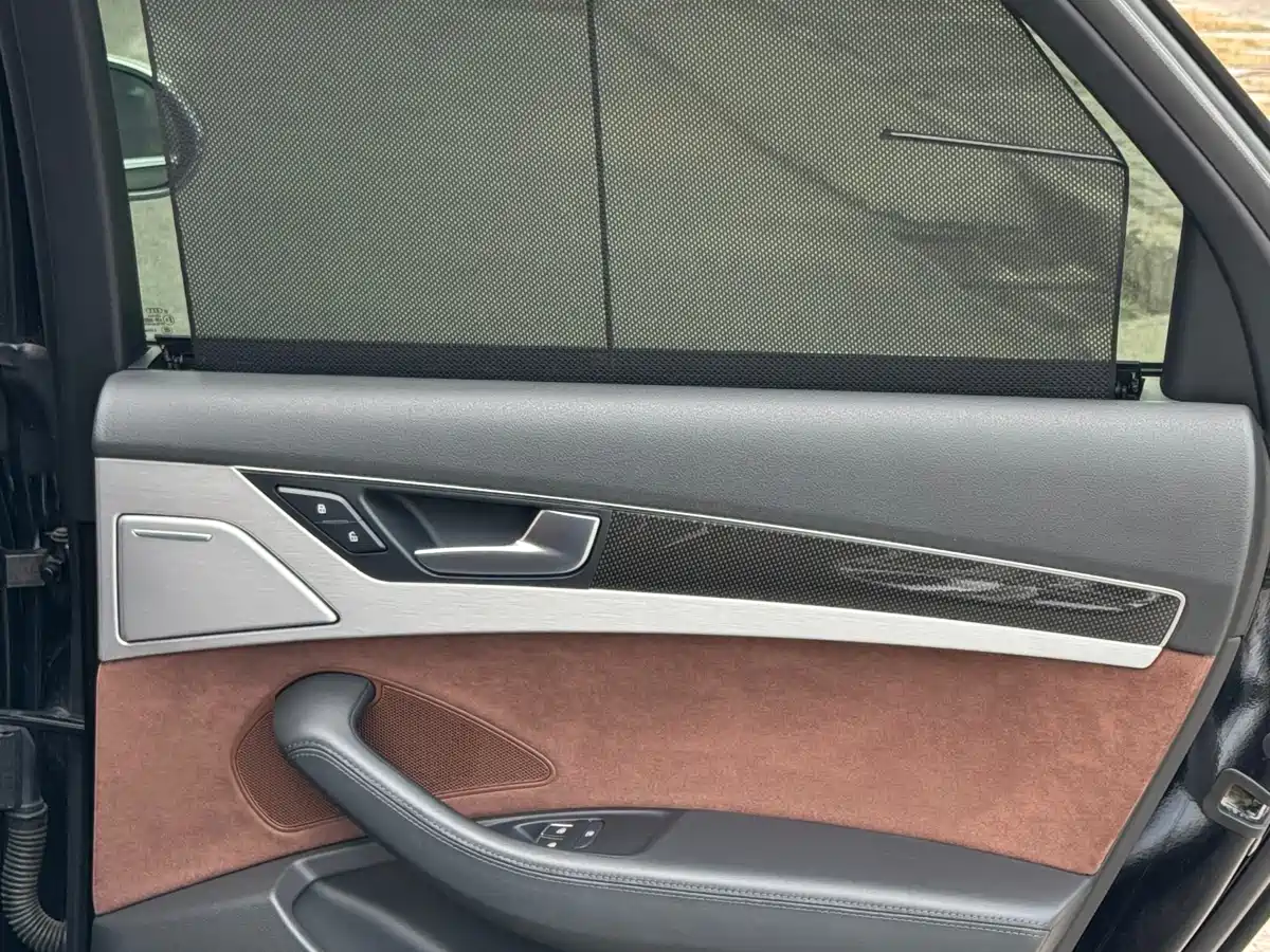 Audi S8 2013 S8 4.0TFSI quattro фото 8
