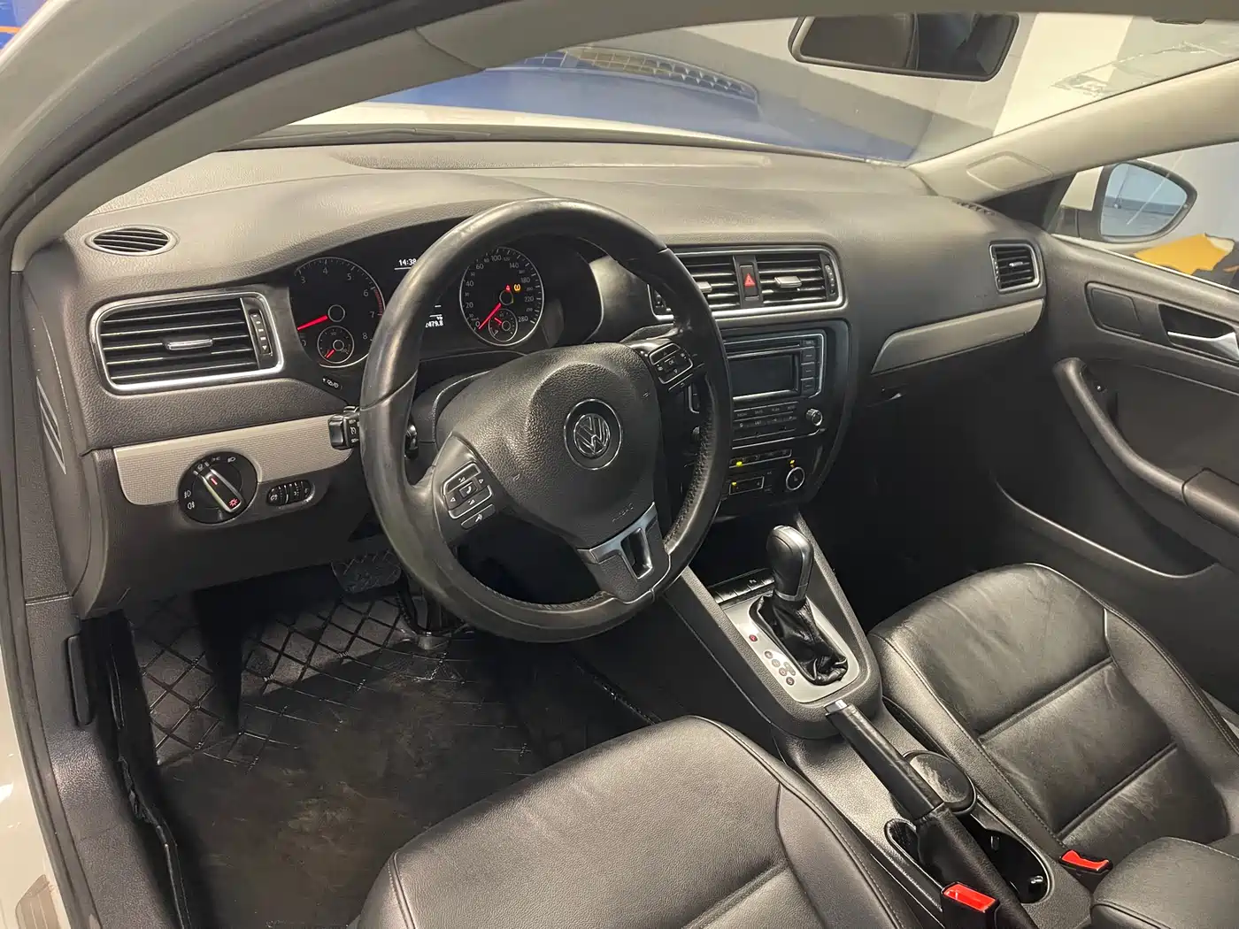 Volkswagen Sagitar 2014 1.4TSI Automatic Luxury фото 13