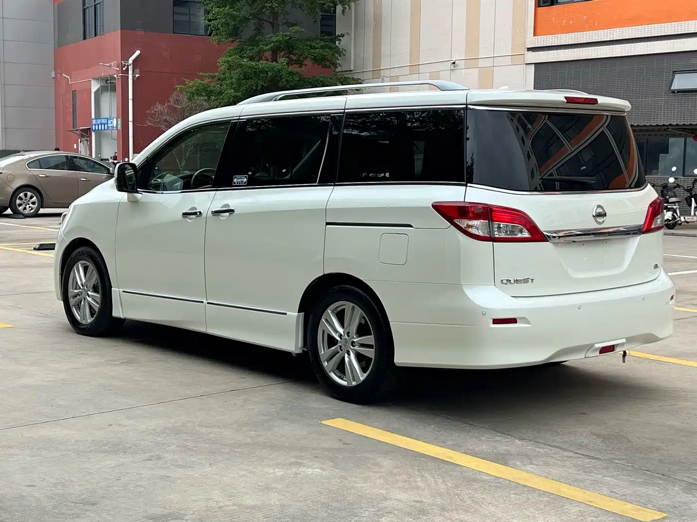 Nissan Quest 2013 3.5L SL фото 4